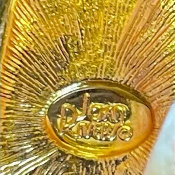 Vintage Joan Rivers Faux Pearl rhinestone black enamel gold tone clip earrings - Picture 3 of 3